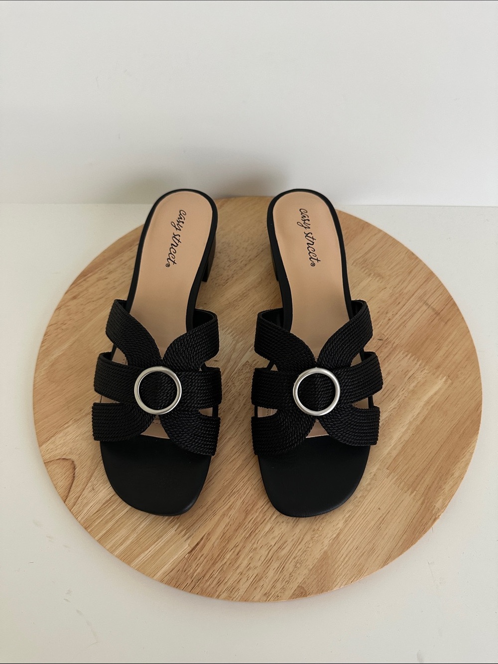 Easy Street Womens Onyx Heeled Sandals